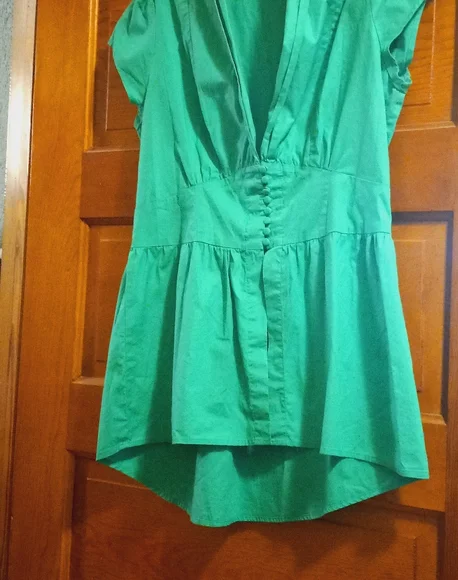 Structured peplum top with button waist - Picture 10 of 15